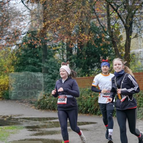 07.12.2025 - St. Pauli X-Mass-Run No. 15 Michael Burmester http://msf.ph/oto/9410673 07.12.2025 09:48:25 Laufen 15, 4066, 4666 meine-sportfotos.de