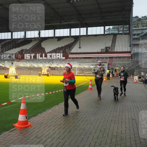 07.12.2025 - St. Pauli X-Mass-Run No. 15 Fabian Wolf http://msf.ph/oto/9410684 07.12.2025 11:11:35 Ziel 171, 182, 190, 1309, 1321, 1589, 1711, 1714, 1767, 1770, 4805, 4806, 4810, 5005, 5006 meine-sportfotos.de