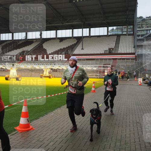 07.12.2025 - St. Pauli X-Mass-Run No. 15 Fabian Wolf http://msf.ph/oto/9410702 07.12.2025 11:11:37 Ziel 171, 182, 190, 1309, 1321, 1589, 1711, 1714, 1767, 1770 meine-sportfotos.de