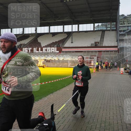 07.12.2025 - St. Pauli X-Mass-Run No. 15 Fabian Wolf http://msf.ph/oto/9410711 07.12.2025 11:11:37 Ziel 171, 182, 190, 1309, 1321, 1589, 1711, 1714, 1767, 1770 meine-sportfotos.de