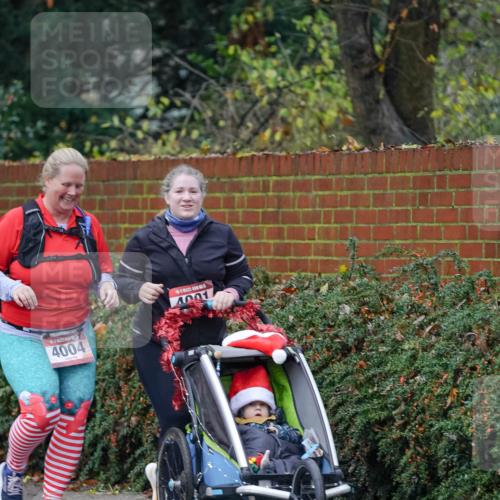 07.12.2025 - St. Pauli X-Mass-Run No. 15 Michael Burmester http://msf.ph/oto/9410715 07.12.2025 09:48:39 Laufen 4004, 4001 meine-sportfotos.de