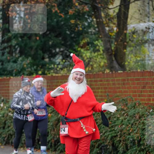 07.12.2025 - St. Pauli X-Mass-Run No. 15 Michael Burmester http://msf.ph/oto/9410809 07.12.2025 09:49:19 Laufen 2751, 15, 74 meine-sportfotos.de