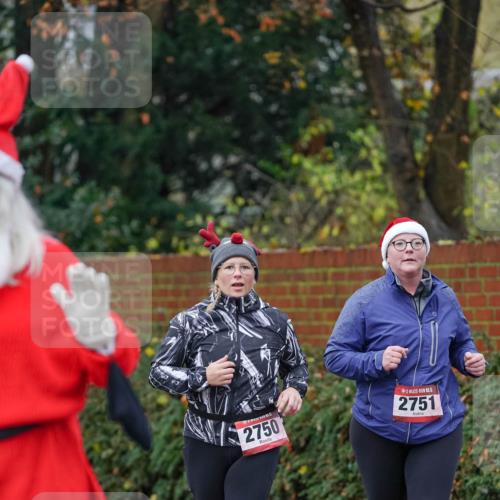 07.12.2025 - St. Pauli X-Mass-Run No. 15 Michael Burmester http://msf.ph/oto/9410830 07.12.2025 09:49:22 Laufen 2750, 15, 2751 meine-sportfotos.de