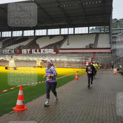 07.12.2025 - St. Pauli X-Mass-Run No. 15 Fabian Wolf http://msf.ph/oto/9410838 07.12.2025 11:11:53 Ziel 408, 437, 679, 689, 690, 694, 1186 meine-sportfotos.de