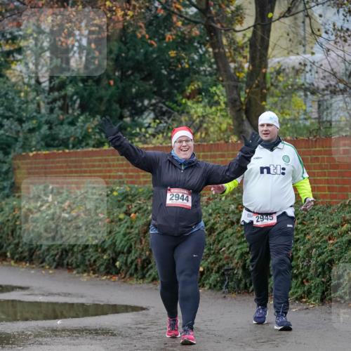 07.12.2025 - St. Pauli X-Mass-Run No. 15 Michael Burmester http://msf.ph/oto/9410930 07.12.2025 09:50:17 Laufen 2944, 2945 meine-sportfotos.de