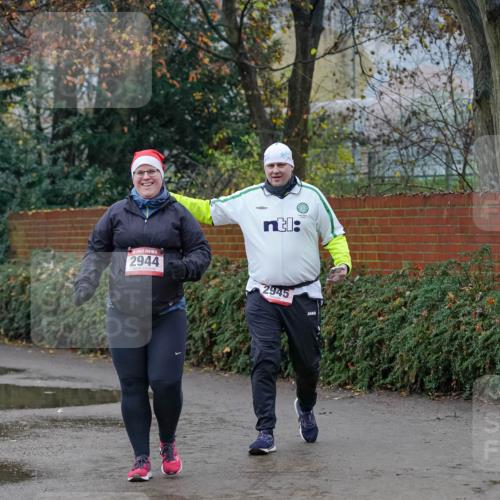 07.12.2025 - St. Pauli X-Mass-Run No. 15 Michael Burmester http://msf.ph/oto/9410945 07.12.2025 09:50:19 Laufen 2944, 2945 meine-sportfotos.de