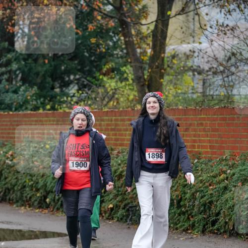 07.12.2025 - St. Pauli X-Mass-Run No. 15 Michael Burmester http://msf.ph/oto/9410989 07.12.2025 09:50:51 Laufen 15, 1900, 5, 1898 meine-sportfotos.de