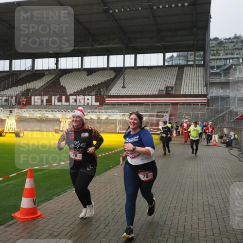 07.12.2025 - St. Pauli X-Mass-Run No. 15 Fabian Wolf http://msf.ph/oto/9411038 07.12.2025 11:12:16 Ziel 76, 79, 218, 388, 416, 597, 605, 671, 682, 695, 718, 819, 836, 839, 888, 1246, 1278 meine-sportfotos.de