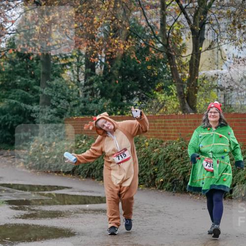 07.12.2025 - St. Pauli X-Mass-Run No. 15 Michael Burmester http://msf.ph/oto/9411046 07.12.2025 09:51:00 Laufen 715, 739 meine-sportfotos.de