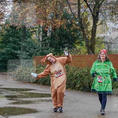 07.12.2025 - St. Pauli X-Mass-Run No. 15 Michael Burmester http://msf.ph/oto/9411049 07.12.2025 09:51:00 Laufen 715, 739 meine-sportfotos.de