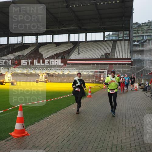 07.12.2025 - St. Pauli X-Mass-Run No. 15 Fabian Wolf http://msf.ph/oto/9411054 07.12.2025 11:12:19 Ziel 76, 79, 218, 388, 416, 597, 605, 671, 682, 718, 836, 839, 888, 1246, 1278, 2858 meine-sportfotos.de