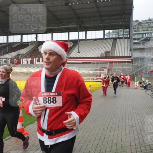 07.12.2025 - St. Pauli X-Mass-Run No. 15 Fabian Wolf http://msf.ph/oto/9411144 07.12.2025 11:12:27 Ziel 46, 76, 79, 218, 489, 597, 605, 663, 671, 682, 718, 836, 839, 888, 1142, 1609, 1610, 2858 meine-sportfotos.de