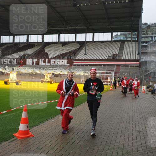07.12.2025 - St. Pauli X-Mass-Run No. 15 Fabian Wolf http://msf.ph/oto/9411158 07.12.2025 11:12:31 Ziel 46, 218, 489, 597, 663, 671, 682, 718, 836, 839, 888, 1142, 1261, 1423, 1609, 1610, 2858 meine-sportfotos.de