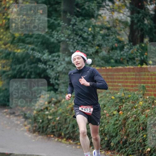07.12.2025 - St. Pauli X-Mass-Run No. 15 Michael Burmester http://msf.ph/oto/9411166 07.12.2025 09:56:46 Laufen 15, 4451 meine-sportfotos.de