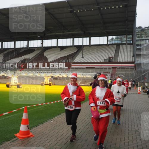 07.12.2025 - St. Pauli X-Mass-Run No. 15 Fabian Wolf http://msf.ph/oto/9411190 07.12.2025 11:12:36 Ziel 46, 489, 663, 1142, 1261, 1420, 1422, 1423, 1609, 1610, 2858 meine-sportfotos.de