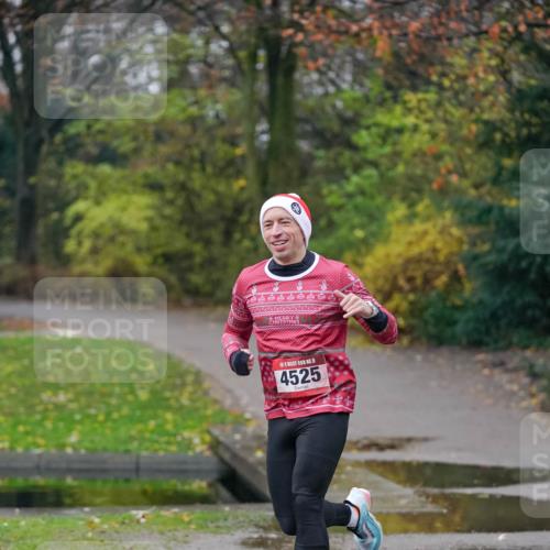 07.12.2025 - St. Pauli X-Mass-Run No. 15 Michael Burmester http://msf.ph/oto/9411244 07.12.2025 09:57:56 Laufen 15, 4525 meine-sportfotos.de