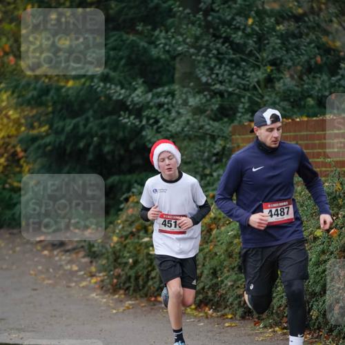 07.12.2025 - St. Pauli X-Mass-Run No. 15 Michael Burmester http://msf.ph/oto/9411303 07.12.2025 09:58:37 Laufen 451, 4487 meine-sportfotos.de