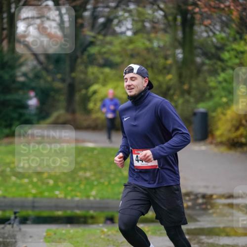 07.12.2025 - St. Pauli X-Mass-Run No. 15 Michael Burmester http://msf.ph/oto/9411321 07.12.2025 09:58:39 Laufen 44 meine-sportfotos.de