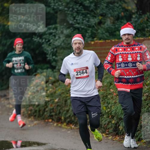 07.12.2025 - St. Pauli X-Mass-Run No. 15 Michael Burmester http://msf.ph/oto/9411350 07.12.2025 09:58:51 Laufen 15, 2564 meine-sportfotos.de