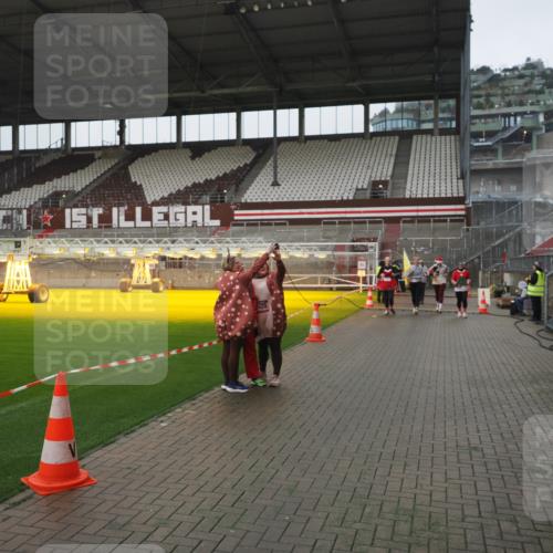 07.12.2025 - St. Pauli X-Mass-Run No. 15 Fabian Wolf http://msf.ph/oto/9411447 07.12.2025 11:13:07 Ziel 17, 22, 47, 681, 683, 684, 919, 1022, 1175, 1178, 1645, 1646, 1647, 1703 meine-sportfotos.de