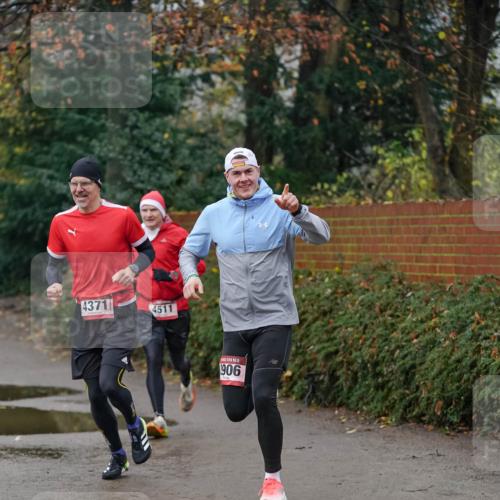 07.12.2025 - St. Pauli X-Mass-Run No. 15 Michael Burmester http://msf.ph/oto/9411477 07.12.2025 09:59:09 Laufen 4371, 4511, 15, 1906 meine-sportfotos.de