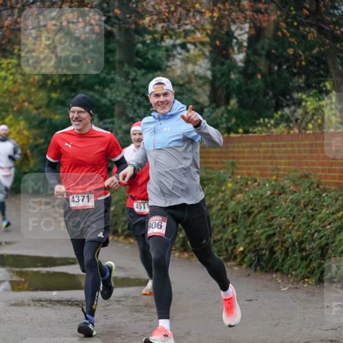 07.12.2025 - St. Pauli X-Mass-Run No. 15 Michael Burmester http://msf.ph/oto/9411483 07.12.2025 09:59:09 Laufen 4371, 4511, 15, 906 meine-sportfotos.de