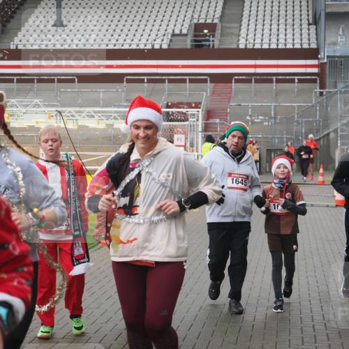 07.12.2025 - St. Pauli X-Mass-Run No. 15 Fabian Wolf http://msf.ph/oto/9411491 07.12.2025 11:13:15 Ziel 17, 22, 47, 683, 684, 1022, 1645, 1646, 1647, 2125 meine-sportfotos.de