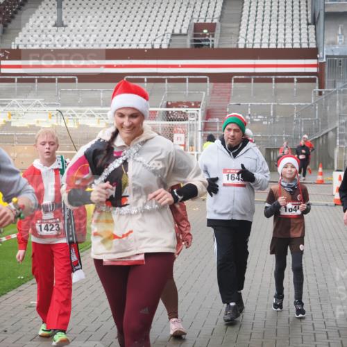07.12.2025 - St. Pauli X-Mass-Run No. 15 Fabian Wolf http://msf.ph/oto/9411494 07.12.2025 11:13:15 Ziel 17, 22, 47, 683, 684, 1022, 1645, 1646, 1647, 2125 meine-sportfotos.de