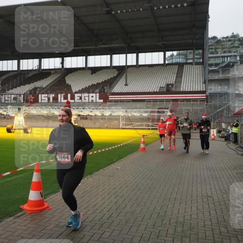 07.12.2025 - St. Pauli X-Mass-Run No. 15 Fabian Wolf http://msf.ph/oto/9411518 07.12.2025 11:13:27 Ziel 585, 1338, 1341, 1647, 1664, 2125, 2773 meine-sportfotos.de