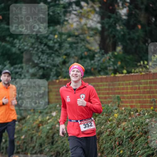 07.12.2025 - St. Pauli X-Mass-Run No. 15 Michael Burmester http://msf.ph/oto/9411534 07.12.2025 09:59:25 Laufen 352 meine-sportfotos.de