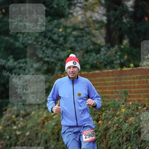 07.12.2025 - St. Pauli X-Mass-Run No. 15 Michael Burmester http://msf.ph/oto/9411549 07.12.2025 09:59:33 Laufen 2905 meine-sportfotos.de