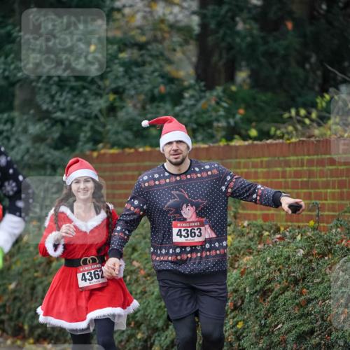 07.12.2025 - St. Pauli X-Mass-Run No. 15 Michael Burmester http://msf.ph/oto/9411567 07.12.2025 09:59:44 Laufen 4362, 15, 4363 meine-sportfotos.de