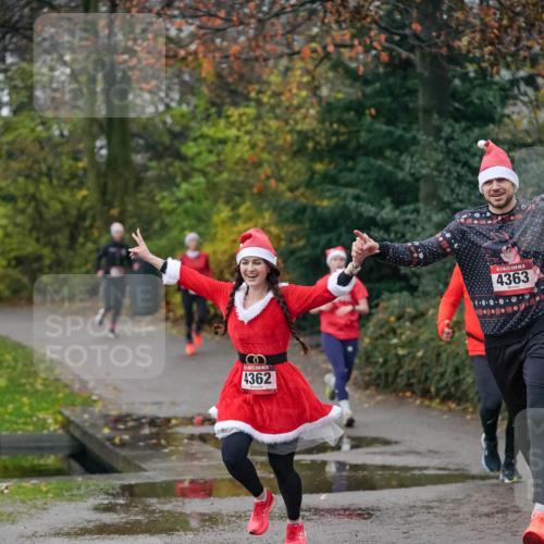 07.12.2025 - St. Pauli X-Mass-Run No. 15 Michael Burmester http://msf.ph/oto/9411587 07.12.2025 09:59:46 Laufen 15, 4362, 15, 4363 meine-sportfotos.de