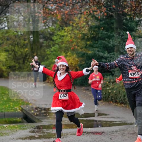 07.12.2025 - St. Pauli X-Mass-Run No. 15 Michael Burmester http://msf.ph/oto/9411590 07.12.2025 09:59:46 Laufen 15, 4362, 15, 4363 meine-sportfotos.de