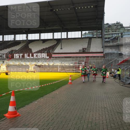 07.12.2025 - St. Pauli X-Mass-Run No. 15 Fabian Wolf http://msf.ph/oto/9411618 07.12.2025 11:13:58 Ziel 274, 375, 425, 475, 708 meine-sportfotos.de