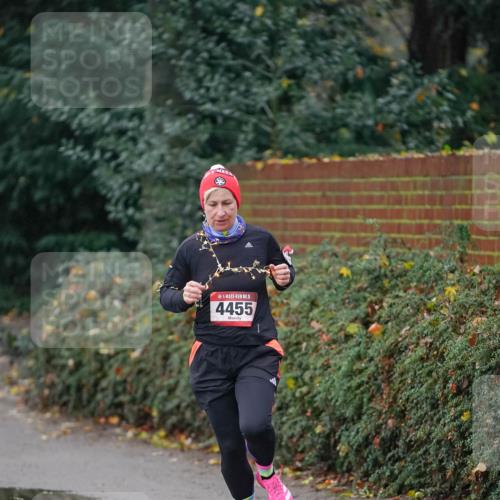 07.12.2025 - St. Pauli X-Mass-Run No. 15 Michael Burmester http://msf.ph/oto/9411677 07.12.2025 10:00:03 Laufen 15, 4455 meine-sportfotos.de