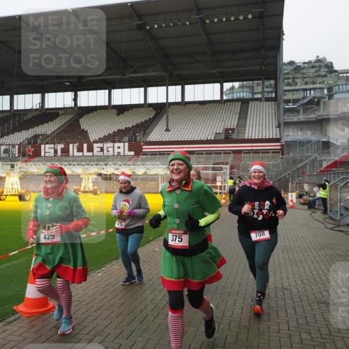 07.12.2025 - St. Pauli X-Mass-Run No. 15 Fabian Wolf http://msf.ph/oto/9411688 07.12.2025 11:14:03 Ziel 274, 375, 425, 475, 708 meine-sportfotos.de