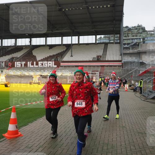 07.12.2025 - St. Pauli X-Mass-Run No. 15 Fabian Wolf http://msf.ph/oto/9411807 07.12.2025 11:14:33 Ziel 525, 1776, 1778, 1798, 1805, 1806, 2040, 2211, 4010 meine-sportfotos.de