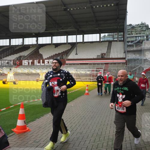 07.12.2025 - St. Pauli X-Mass-Run No. 15 Fabian Wolf http://msf.ph/oto/9411892 07.12.2025 11:14:44 Ziel 525, 922, 1776, 1778, 1798, 1804, 1805, 1806, 1807, 2040, 2211, 4010 meine-sportfotos.de