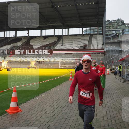 07.12.2025 - St. Pauli X-Mass-Run No. 15 Fabian Wolf http://msf.ph/oto/9411927 07.12.2025 11:14:49 Ziel 922, 1776, 1778, 1798, 1804, 1805, 1806, 1807, 2040, 2211, 4010 meine-sportfotos.de