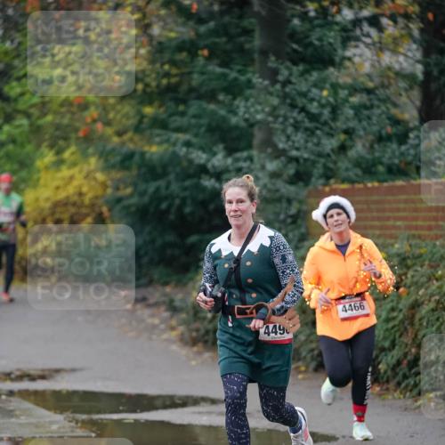 07.12.2025 - St. Pauli X-Mass-Run No. 15 Michael Burmester http://msf.ph/oto/9411941 07.12.2025 10:00:37 Laufen 4490, 4466 meine-sportfotos.de