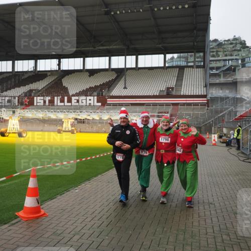 07.12.2025 - St. Pauli X-Mass-Run No. 15 Fabian Wolf http://msf.ph/oto/9411949 07.12.2025 11:14:52 Ziel 922, 1778, 1798, 1804, 1807, 2211, 4010 meine-sportfotos.de