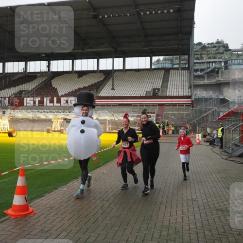 07.12.2025 - St. Pauli X-Mass-Run No. 15 Fabian Wolf http://msf.ph/oto/9412007 07.12.2025 11:15:12 Ziel 313, 1623, 1627, 1662, 3133 meine-sportfotos.de