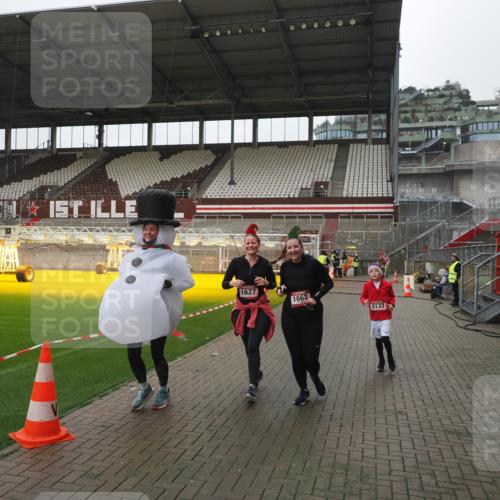 07.12.2025 - St. Pauli X-Mass-Run No. 15 Fabian Wolf http://msf.ph/oto/9412010 07.12.2025 11:15:12 Ziel 313, 1623, 1627, 1662, 3133 meine-sportfotos.de