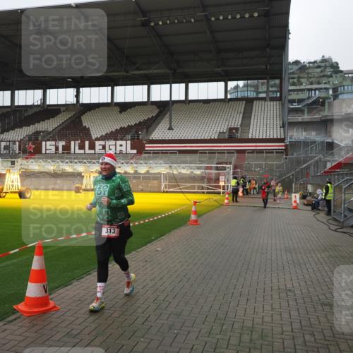 07.12.2025 - St. Pauli X-Mass-Run No. 15 Fabian Wolf http://msf.ph/oto/9412061 07.12.2025 11:15:16 Ziel 313, 391, 1218, 1282, 1623, 1627, 1662, 3133 meine-sportfotos.de