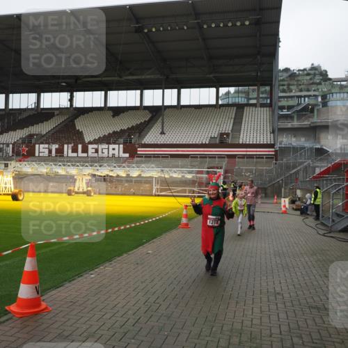 07.12.2025 - St. Pauli X-Mass-Run No. 15 Fabian Wolf http://msf.ph/oto/9412071 07.12.2025 11:15:22 Ziel 313, 391, 1218, 1282, 1627, 1662, 3133 meine-sportfotos.de