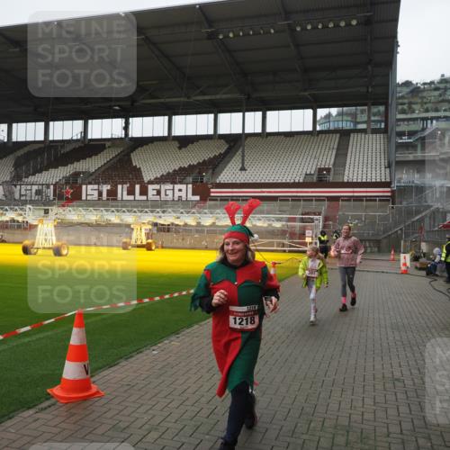 07.12.2025 - St. Pauli X-Mass-Run No. 15 Fabian Wolf http://msf.ph/oto/9412090 07.12.2025 11:15:24 Ziel 391, 1218, 1282, 3133 meine-sportfotos.de
