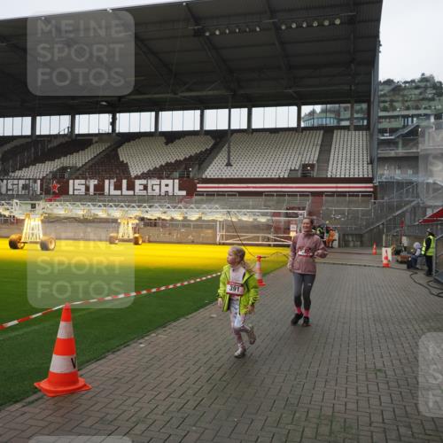 07.12.2025 - St. Pauli X-Mass-Run No. 15 Fabian Wolf http://msf.ph/oto/9412093 07.12.2025 11:15:25 Ziel 391, 1218, 1282, 3133 meine-sportfotos.de