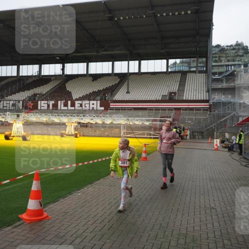 07.12.2025 - St. Pauli X-Mass-Run No. 15 Fabian Wolf http://msf.ph/oto/9412096 07.12.2025 11:15:25 Ziel 391, 1218, 1282, 3133 meine-sportfotos.de