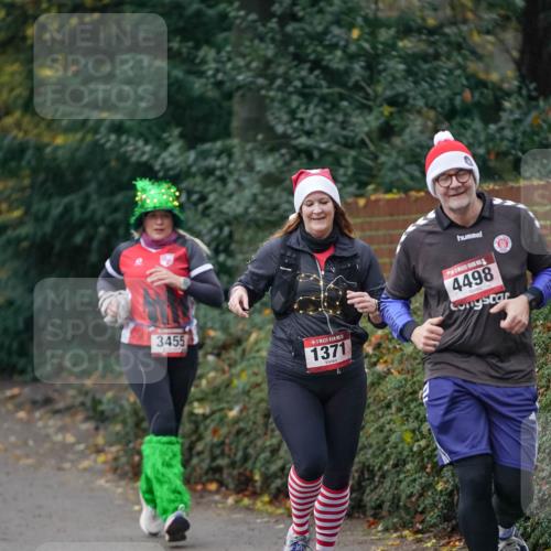 07.12.2025 - St. Pauli X-Mass-Run No. 15 Michael Burmester http://msf.ph/oto/9412136 07.12.2025 10:01:02 Laufen 3455, 15, 1371, 4498 meine-sportfotos.de